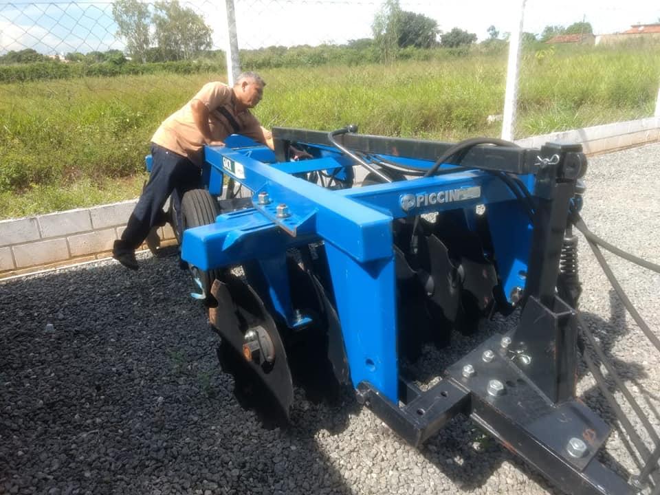 ANANÁS RECEBE MÁQUINAS E EQUIPAMENTOS AGRÍCOLAS ANANÁS RECEBE MÁQUINAS E EQUIPAMENTOS AGRÍCOLAS
