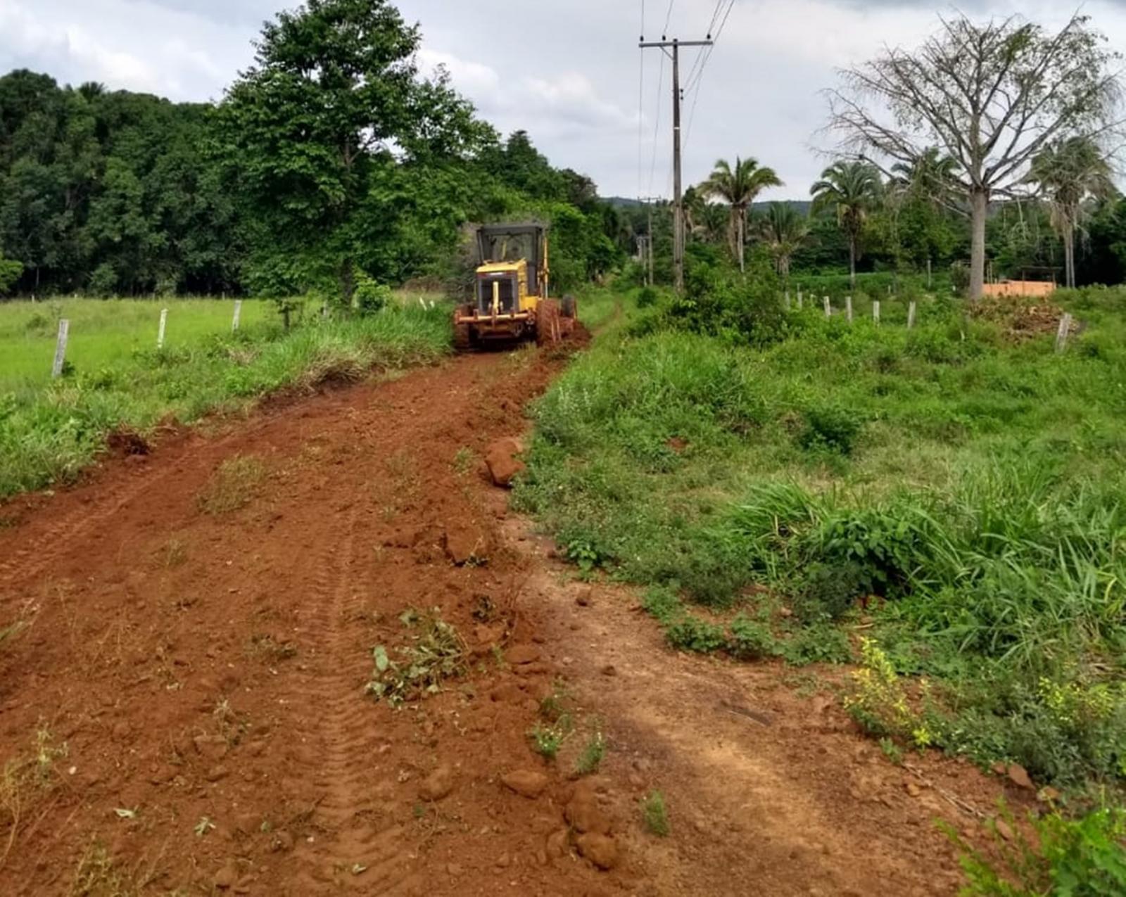 ABASTECIMENTO: Prefeitura de Ananás recupera estrada de acesso à captação de água ABASTECIMENTO: Prefeitura de Ananás recupera estrada de acesso à captação de água