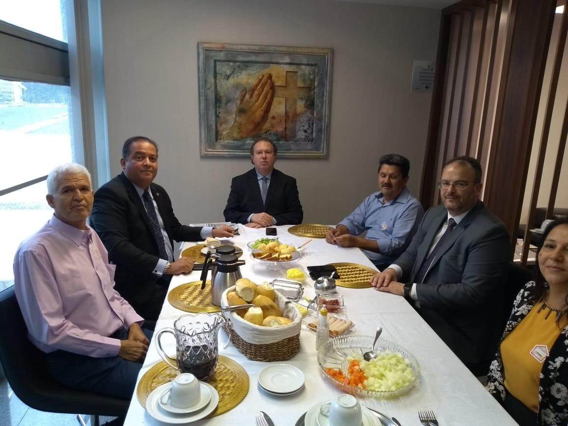 ARTICULAÇÃO: Prefeito Valber Saraiva se reúne em Brasília com Senador Eduardo Gomes e Governador Mauro Carlesse ARTICULAÇÃO: Prefeito Valber Saraiva se reúne em Brasília com Senador Eduardo Gomes e Governador Mauro Carlesse